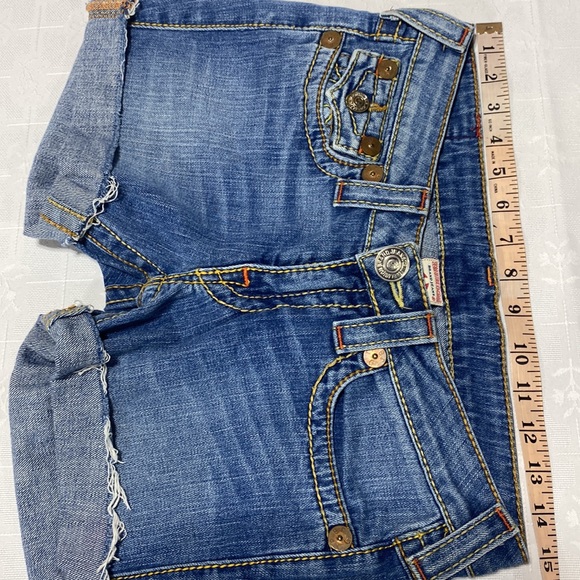 Cute & Casual True Religion denim shorts - Picture 8 of 12
